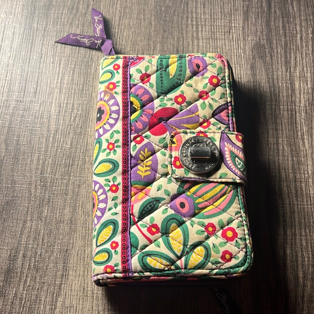 Vera Bradley Turn Lock Viva la Vera Wsllet/Clutch size 8”x5”